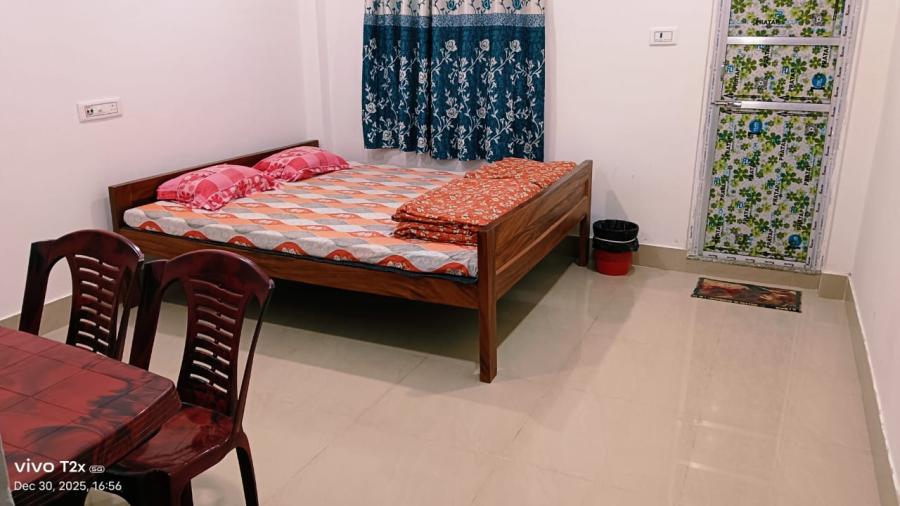 Deluxe Double Bed AC Room + Attached Bathroom